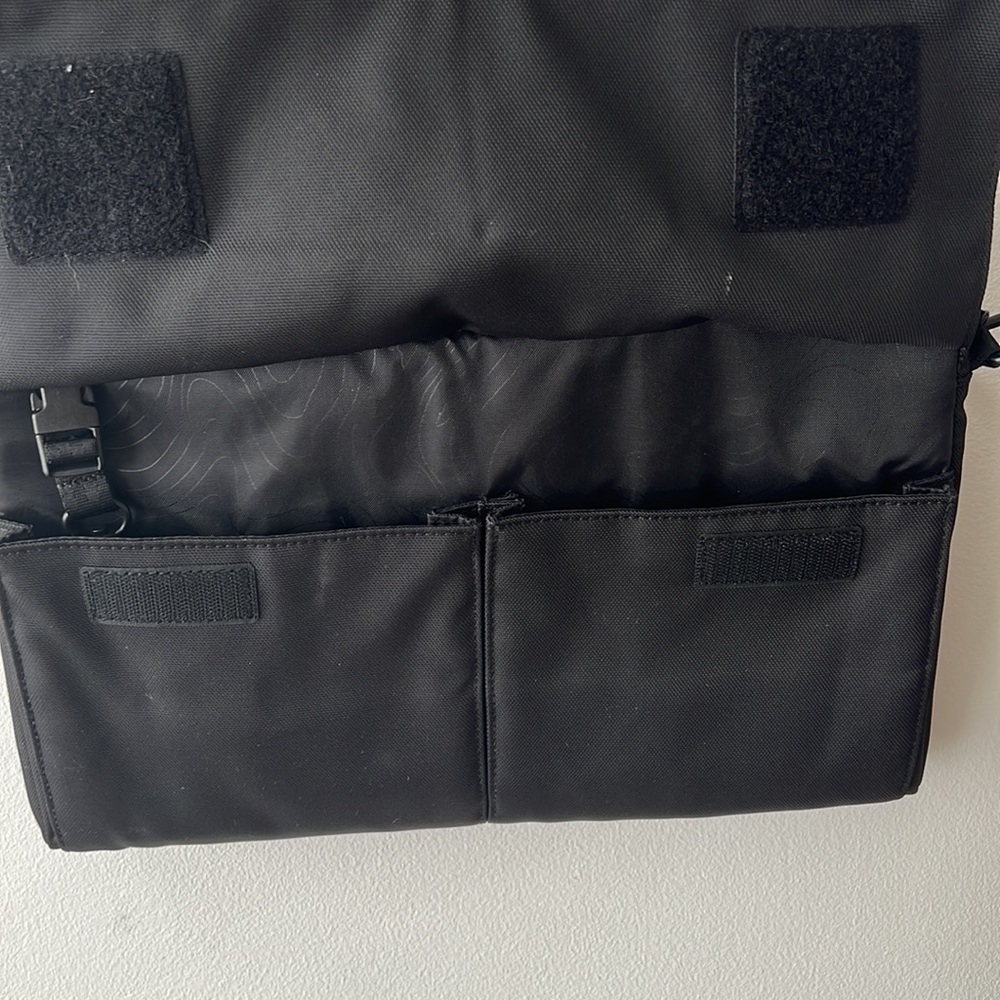 Incase laptop briefcase - Picture 3 of 4